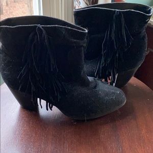 Sz 10 woman’s black suede booties heels